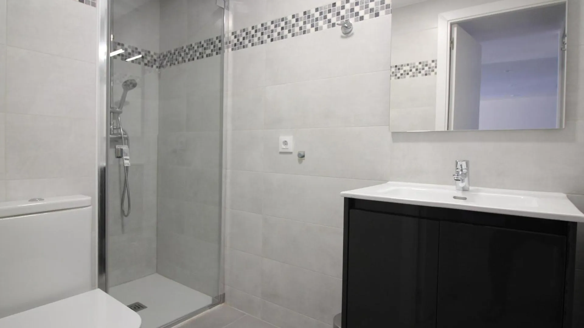 4075 - Puig 3-4, 2ª Linea, Completamente Renovado, Full Equip, En Pleno Centro, Vista Al Mar. Wifi - Es-258-85 Apartamento Roses