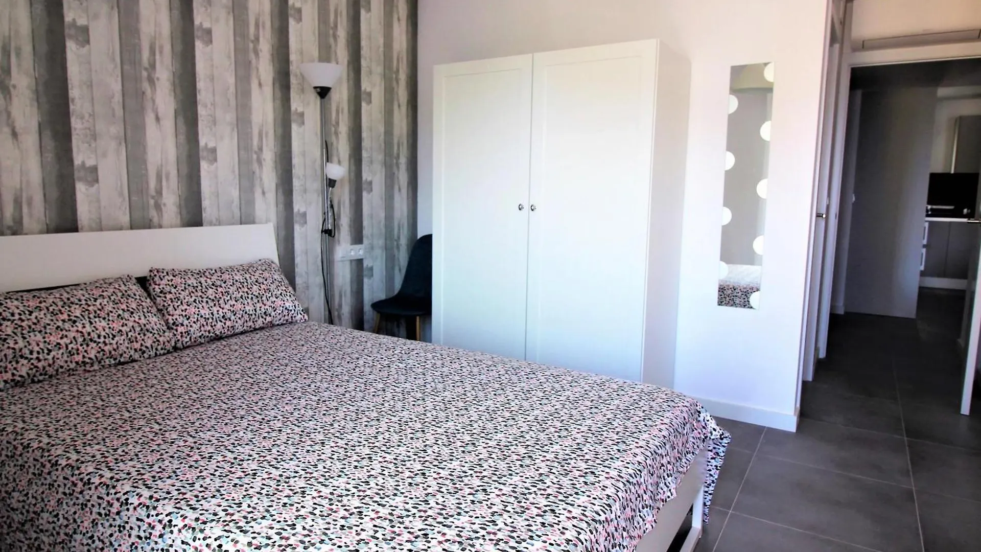 4075 - Puig 3-4, 2ª Linea, Completamente Renovado, Full Equip, En Pleno Centro, Vista Al Mar. Wifi - Es-258-85 Apartamento Roses