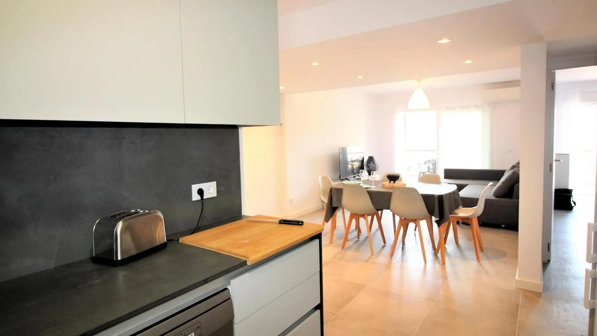 4075 - Puig 3-4, 2ª Linea, Completamente Renovado, Full Equip, En Pleno Centro, Vista Al Mar. Wifi - Es-258-85 Apartamento Roses